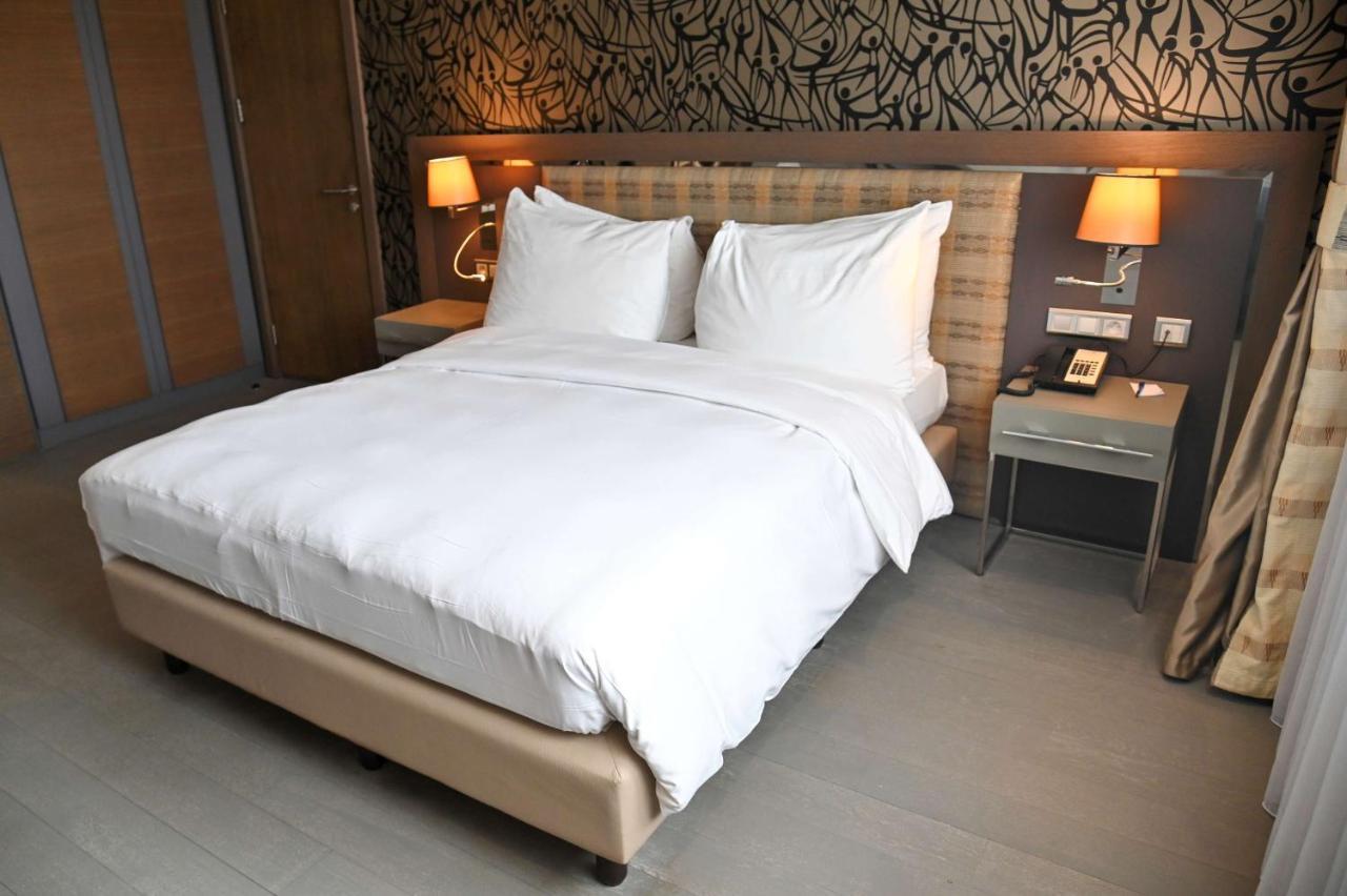 Radisson Blu Hotel, Abidjan Airport Exterior photo