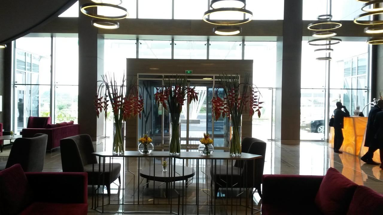 Radisson Blu Hotel, Abidjan Airport Exterior photo