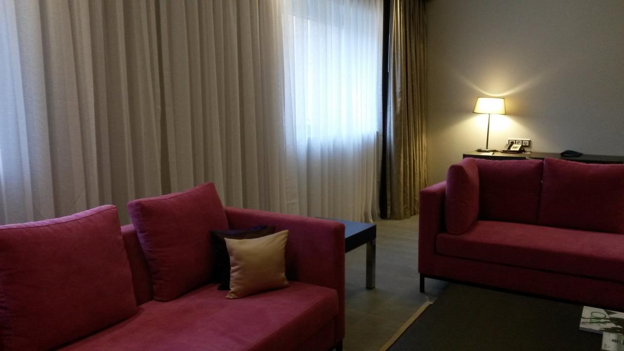 Radisson Blu Hotel, Abidjan Airport Exterior photo
