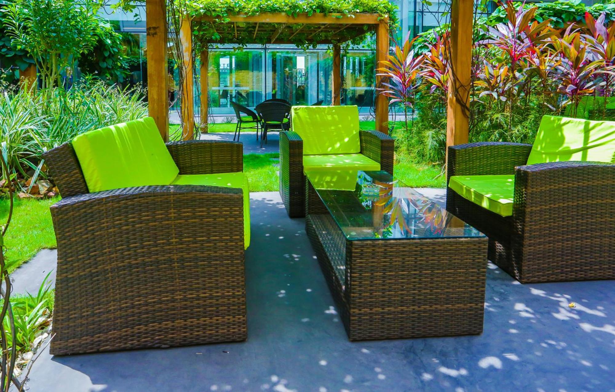 Radisson Blu Hotel, Abidjan Airport Exterior photo
