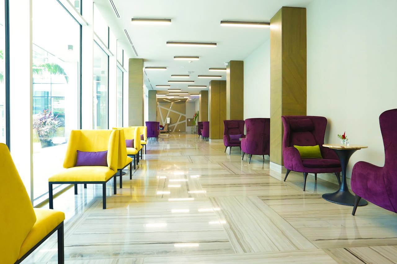 Radisson Blu Hotel, Abidjan Airport Exterior photo