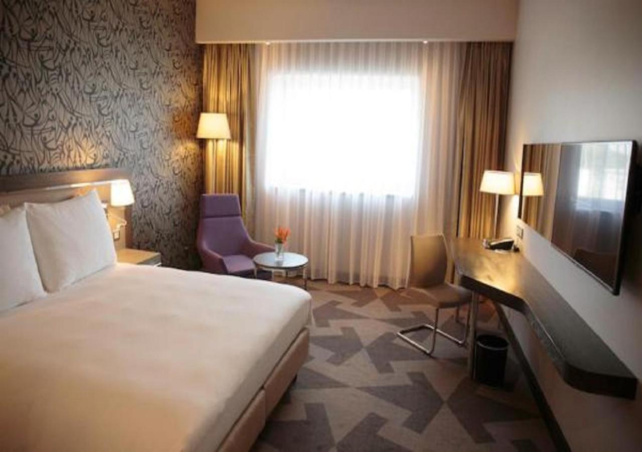 Radisson Blu Hotel, Abidjan Airport Exterior photo